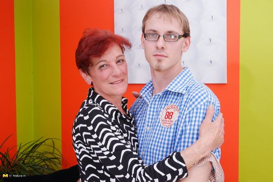 Рыженькая мамаша в возрасте истосковалась без порева и отдается молоденькому юноше @ gang.truba-rf.ru